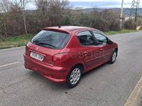 Usado Peugeot 206 90 CV (66 kW) 2005 Granate Berlina