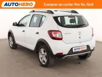 Usado Dacia Sandero Stepway 90 CV (66 kW) 2014 Blanco Utilitario