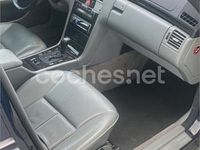 Usado Mercedes E300 Avantgarde 177 CV (130 kW) 1998 Azul Berlina