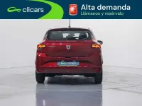 Usado Dacia Sandero Comfort 101 CV (74 kW) 2022 Rojo Utilitario