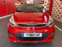 Usado Kia Rio 75 CV (55 kW) 2016 Rojo Utilitario