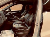 Usado Porsche Cayenne 470 CV (345 kW) 2023 Gris / plata SUV