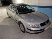 Usado VW Passat Comfortline 130 CV (95 kW) 2000 Gris / plata Berlina