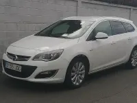 Usado Opel Astra Excellence 136 CV (100 kW) 2015 Blanco Familiar