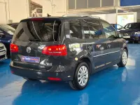 Usado VW Touran Advance 140 CV (102 kW) 2015 Gris / plata Monovolumen