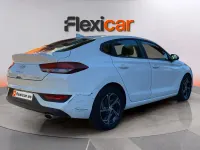 Usado Hyundai i30 120 CV (88 kW) 2022 Blanco Berlina