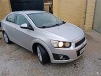 Usado Chevrolet Aveo LTZ 100 CV (73 kW) 2011 Gris / plata Berlina