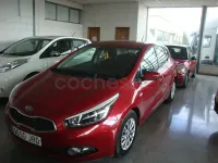 Usado Kia Ceed GT 90 HP (66 kW) 2016 Vermelho Sedan