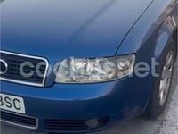 Usado Audi A4 130 CV (95 kW) 2002 Azul Berlina