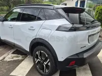 Usado Peugeot 2008 GT 130 CV (95 kW) 2023 Blanco SUV