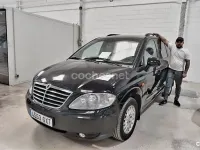 Usado SsangYong Rodius 165 CV (121 kW) 2010 Negro Monovolumen
