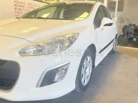 Usado Peugeot 308 Access 92 CV (67 kW) 2013 Blanco Berlina