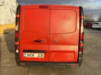 Usado Opel Vivaro Expression 90 CV (66 kW) 2015 Rojo Monovolumen