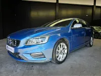 Usado Volvo V60 R-Design Momentum 181 CV (133 kW) 2014 Azul Familiar