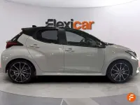 Usado Toyota Yaris Plus 116 CV (85 kW) 2022 Blanco Utilitario
