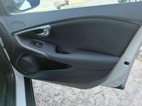 Usado Volvo V40 Kinetic 114 HP (83 kW) 2015 Branco SUV