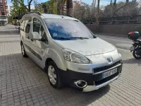 Usado Peugeot Partner Tepee Outdoor 92 CV (67 kW) 2013 Gris / plata Monovolumen