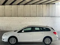 Usado Opel Astra Cosmo ST 110 CV (80 kW) 2012 Blanco Familiar
