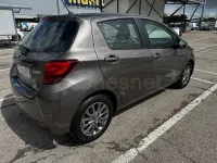 Usado Toyota Yaris Active 99 CV (72 kW) 2017 Marrón Berlina
