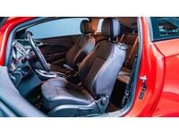 Usado Opel Astra GTC Sportive 140 CV (102 kW) 2015 Rojo Utilitario