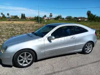 Usado Mercedes C220 143 CV (105 kW) 2001 Gris / plata Berlina
