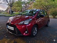 Usado Toyota Yaris Active 69 CV (50 kW) 2019 Granate Berlina