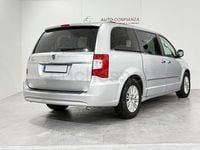 Usado Lancia Voyager Platinum 178 CV (130 kW) 2013 Gris / plata Monovolumen