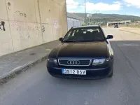 Usado Audi A4 116 CV (85 kW) 2000 Azul Familiar