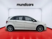 Usado Mercedes B180 109 CV (80 kW) 2011 Blanco Monovolumen