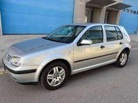 Usado VW Golf IV Highline 102 CV (75 kW) 2002 Plateado Utilitario