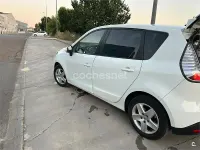 Usado Renault Scénic III 95 CV (69 kW) 2016 Blanco Monovolumen