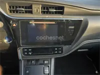 Usado Toyota Auris Hybrid Active 136 CV (100 kW) 2018 Azul Berlina