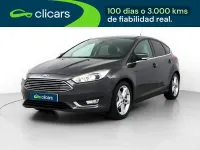 Käytetty Ford Focus Titanium 125 HP (91 kW) 2017 Harmaa Sedan