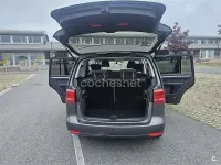 Usado VW Touran Advance 105 CV (77 kW) 2014 Gris / plata Monovolumen