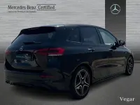 Usado Mercedes B200 150 CV (110 kW) 2022 Negro noche Utilitario