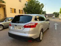 Usado Ford Focus Trend 115 CV (84 kW) 2012 Gris / plata Berlina