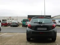 Usado Peugeot 208 Active 100 CV (73 kW) 2015 Gris / plata Utilitario