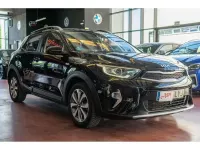 Usado Kia Stonic 101 CV (74 kW) 2022 Negro SUV