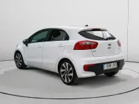 Käytetty Kia Rio 84 HP (61 kW) 2016 Valkoinen Viistoperä