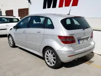 Usado Mercedes B200 140 CV (102 kW) 2007 Gris / plata Monovolumen