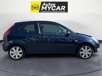 Usado Ford Fiesta Trend 80 CV (58 kW) 2005 Azul Utilitario