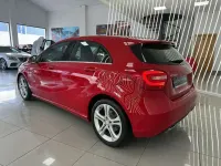 Usado Mercedes A180 Style 109 CV (80 kW) 2014 Rojo Utilitario