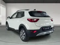 Usado Kia Stonic 100 CV (73 kW) 2026 Blanco SUV