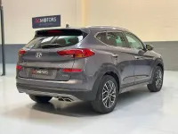 Usado Hyundai Tucson 116 CV (85 kW) 2019 Gris / plata SUV