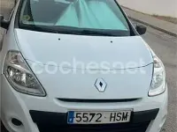 Usado Renault Clio III Collection 75 CV (55 kW) 2013 Blanco Berlina