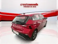 Usado Hyundai i20 101 CV (74 kW) 2024 Rojo Utilitario
