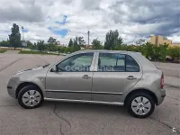 Usado Skoda Fabia Style 80 CV (58 kW) 2008 Gris / plata Berlina