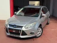 Usado Ford Focus Sport 125 CV (91 kW) 2013 Gris / plata Berlina