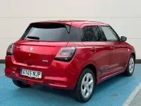 Usado Suzuki Swift 83 CV (61 kW) 2025 Rojo Utilitario