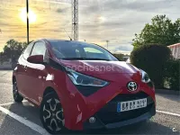 Usado Toyota Aygo X-play 72 CV (52 kW) 2021 Rojo Utilitario